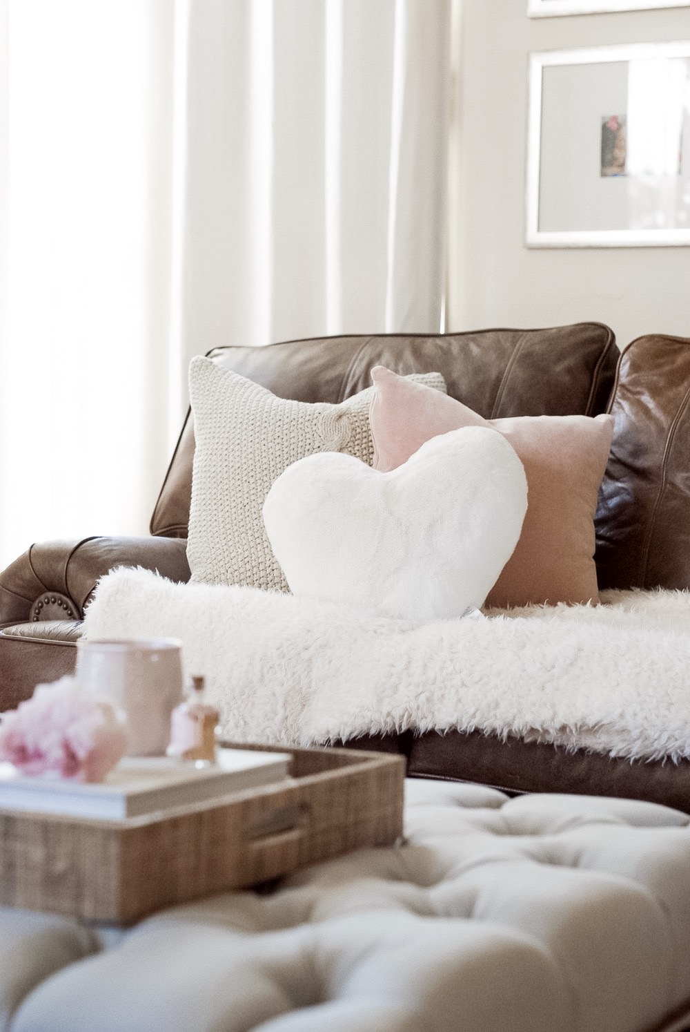 Chic And Simple Valentine S Day Home Decor Ideas Curls And Cashmere